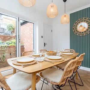 Athelstan Townhouse - A Chic Townhouse In The Heart Of Historical 5mins To Centre Exeter