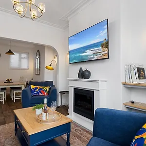 Maple House - Park View Sleeps 7 Exeter