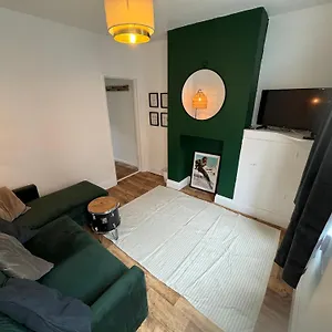 Small, Compact And Cosy 2 Bed Exeter